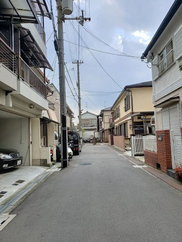 南野口町　中古一戸建ての前面道路含む現地写真