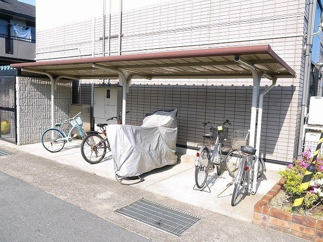 レオパレスＮｉｓｈｉｄａのその他共用部分|出入りがしやすい駐輪場です