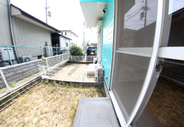 岸和田市西之内町のアパートの庭|たまにはお庭で休日を過ごしてみるのもよいかもしれません