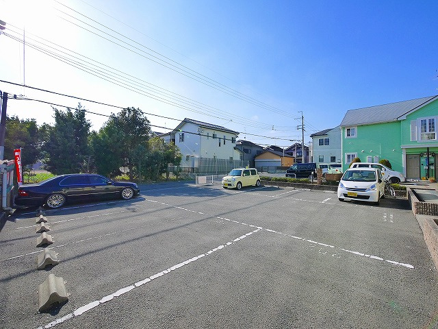 ヴァージョン　ライトの駐車場