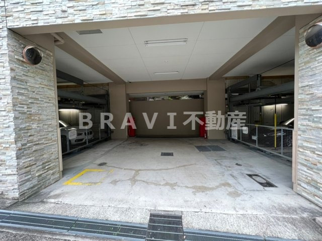 アリス・マナーガーデン谷町　BRAVI不動産の駐車場|【アリス・マナーガーデン谷町】駐車場完備です