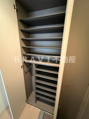 アリス・マナーガーデン谷町　BRAVI不動産の収納|【アリス・マナーガーデン谷町】シューズボックス