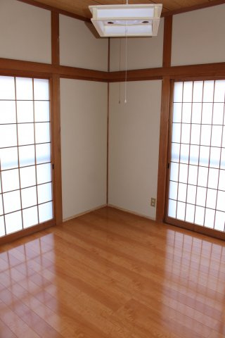 都城市志比田町の中古一戸建の和室