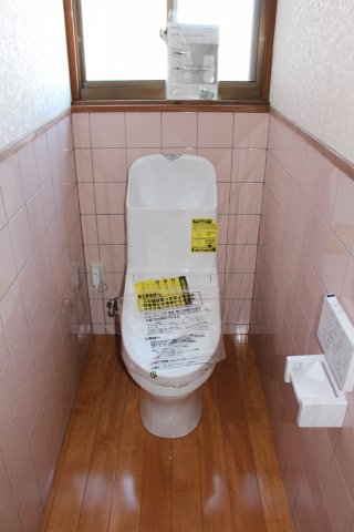 都城市志比田町の中古一戸建のトイレ