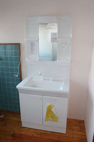 都城市志比田町の中古一戸建の独立洗面台