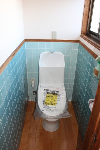 都城市志比田町の中古一戸建のトイレ