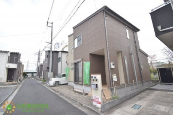 北区吉野町2丁目　中古一戸建ての前面道路含む現地写真