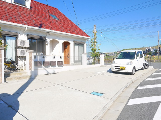 ルミノーゼ木津の駐車場