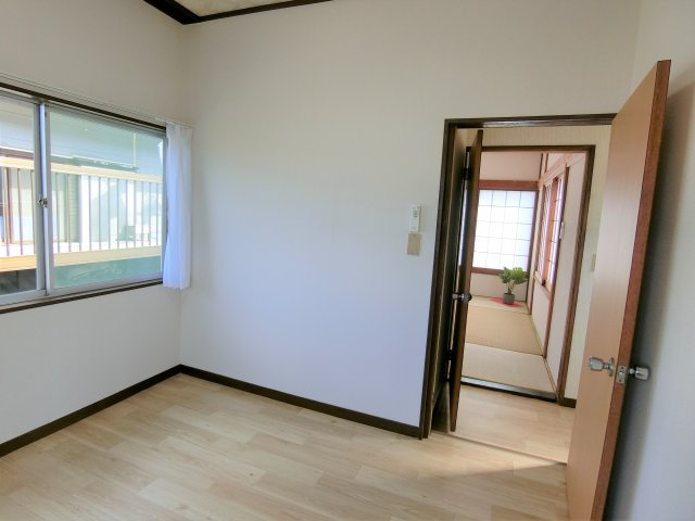 ユクリナ東金の洋室