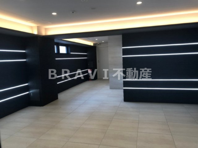 BRAVE天満橋　BRAVI不動産のロビー|【BRAVE天満橋京町】おしゃれな内装です