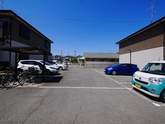 ウィステリア伏見の駐車場|カースペースがあります