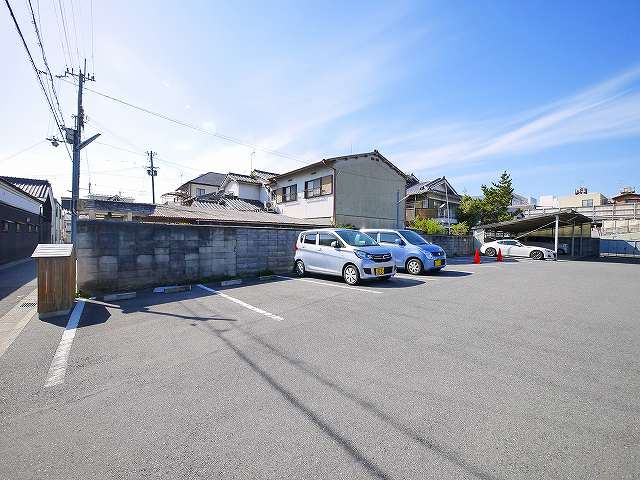 野瀬ガレージの外観