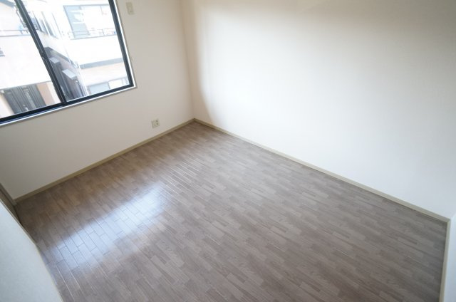 ピーチ宝塚の寝室|参考、同建物・反転間取りの号室