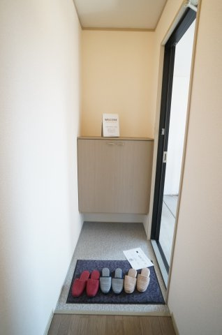 ピーチ宝塚の玄関|参考、同建物・反転間取りの号室