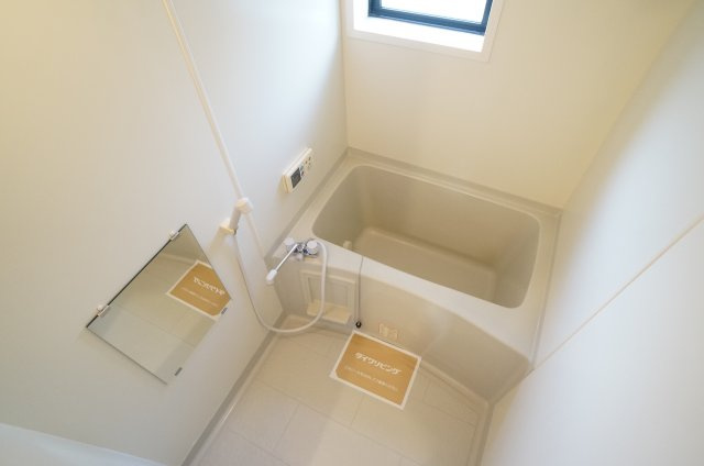 ピーチ宝塚の浴室|参考、同建物・反転間取りの号室