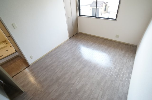 ピーチ宝塚の寝室|参考、同建物・反転間取りの号室