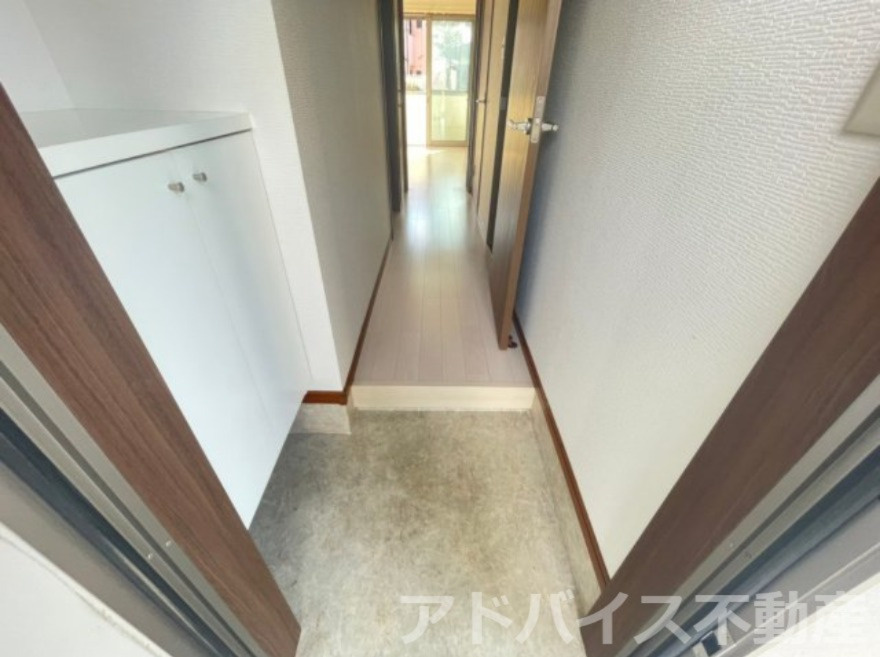 広川426ガーデンシティの玄関