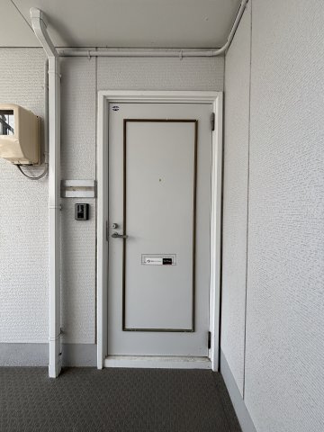 メゾンアムール　A棟の玄関
