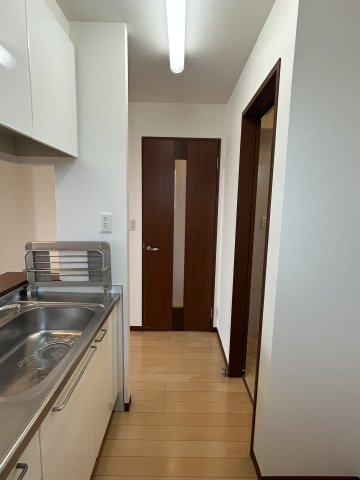 メゾン　ラ　パヴィエ　A棟の居間・リビング