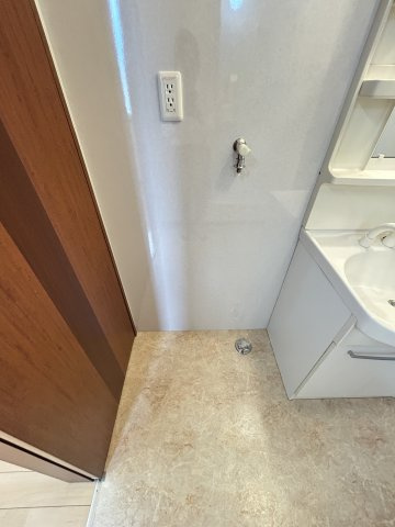 メゾン　ラ　パヴィエ　A棟の洗面所