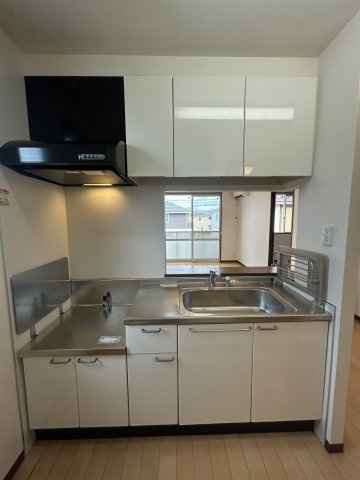 メゾン　ラ　パヴィエ　A棟のキッチン