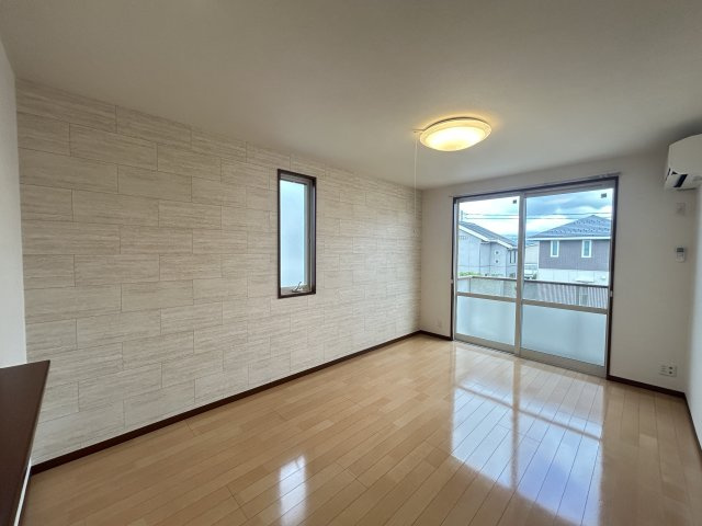 メゾン　ラ　パヴィエ　A棟の居間・リビング