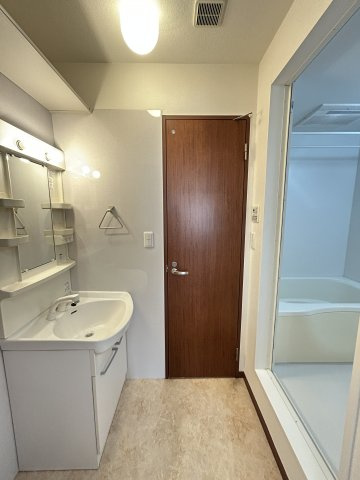 メゾン　ラ　パヴィエ　A棟の洗面所