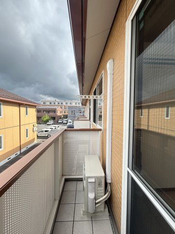 メゾン　ラ　パヴィエ　A棟のバルコニー