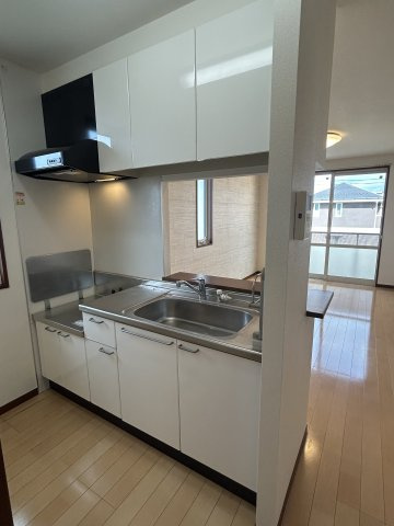 メゾン　ラ　パヴィエ　A棟のキッチン