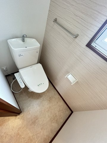 メゾン　ラ　パヴィエ　A棟のトイレ