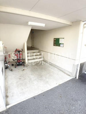 【エントランス】 | グレース矢作 | 落ち着いたエントランスです