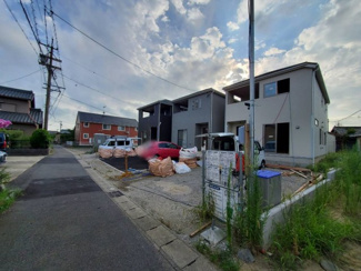 【前面道路含む現地写真】