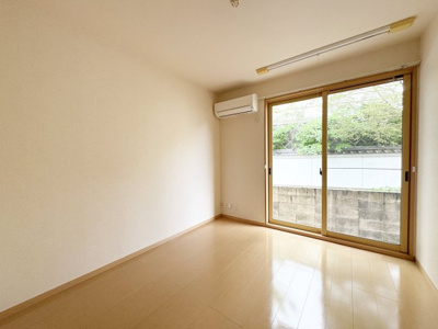 【居間・リビング】 | エリシオン日高 E棟