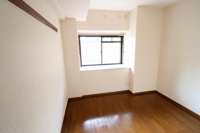 【寝室】 | フルール鶴見緑地