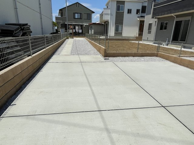 藤岡市藤岡東栄2期（全2棟）1号棟の駐車場
