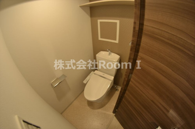 【トイレ】 | Core本町 | 落ち着いた色調のトイレです