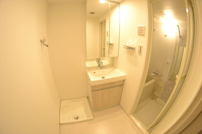 【洗面所】 | ルーエ本町（旧Core本町） | 脱衣スペースもあります