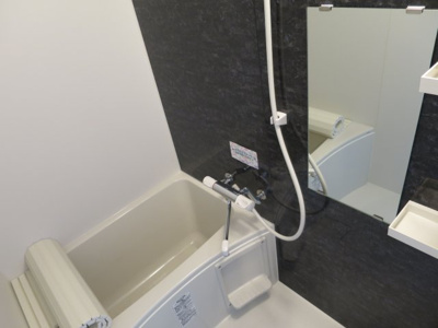 【浴室】 | ルブラン箱崎(ルブランハコザキ) | 別号室の写真になります。現況優先。