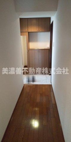 ５８４１９　キャッスルハイツ西島町の玄関