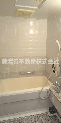 ５８４１９　キャッスルハイツ西島町の浴室