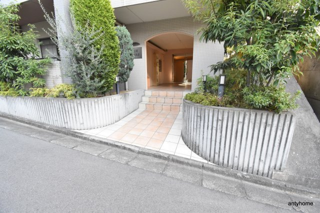 カルム香川Ⅴ　仲介手数料無料のエントランス