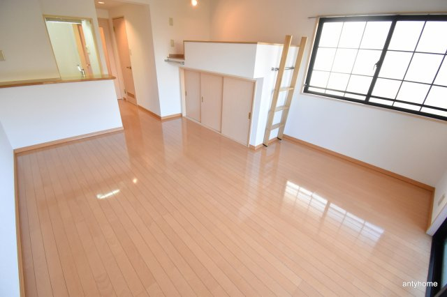 カルム香川Ⅴ　仲介手数料無料の居間・リビング