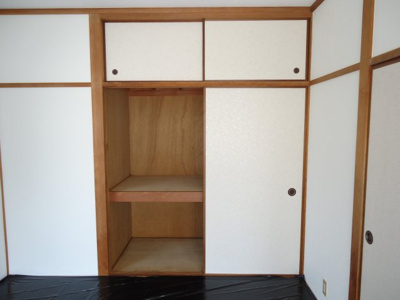 【その他】 | コーポ赤木B | 押入　※反転・イメージ使用