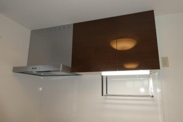 セジュールステイのキッチン|キッチン上収納