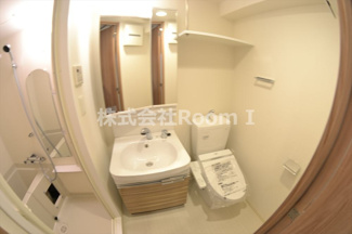 【独立洗面台】 | プレサンス松屋町グレース | 朝の支度にも助かる、独立の洗髪洗面化粧台