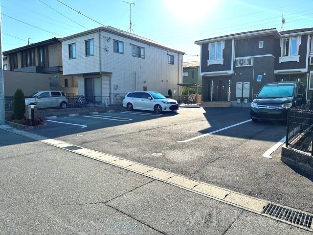 ブリーズ・フルールの駐車場