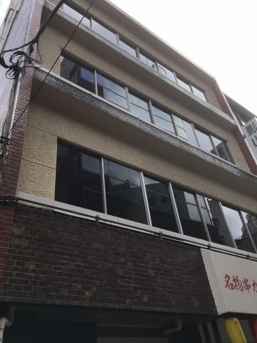 影山ビルの外観