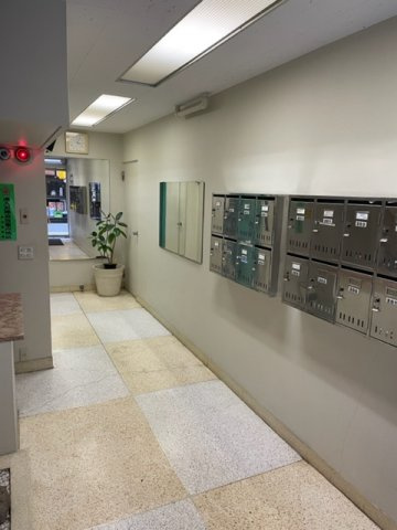 影山ビルのロビー