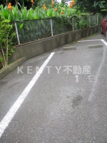 【駐車場】 | 多摩リバビューマンション | 駐車場完備です