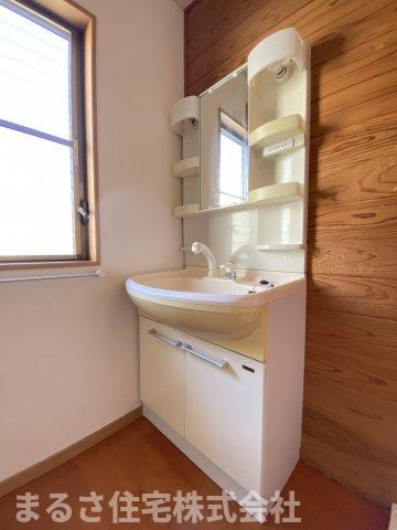大塚町権現前　中古戸建の独立洗面台